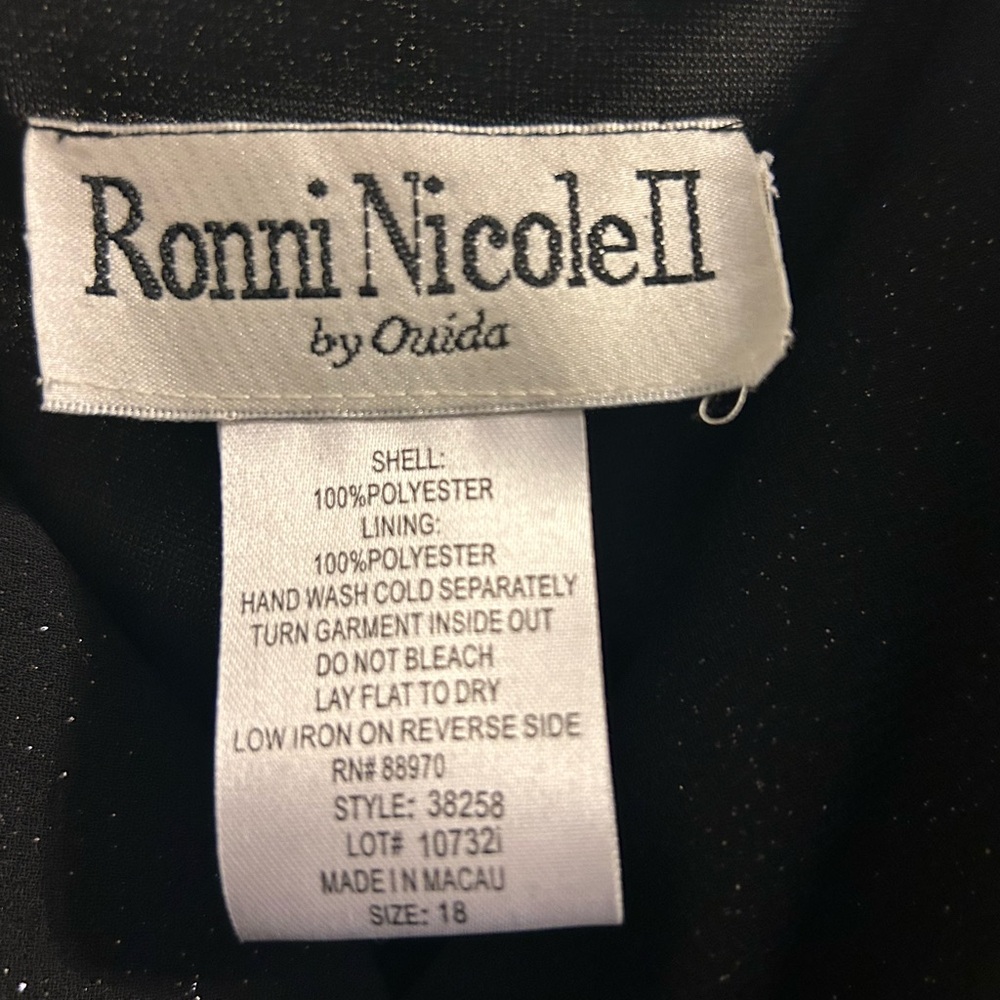 Ronni Nicole Elegant Black Garment